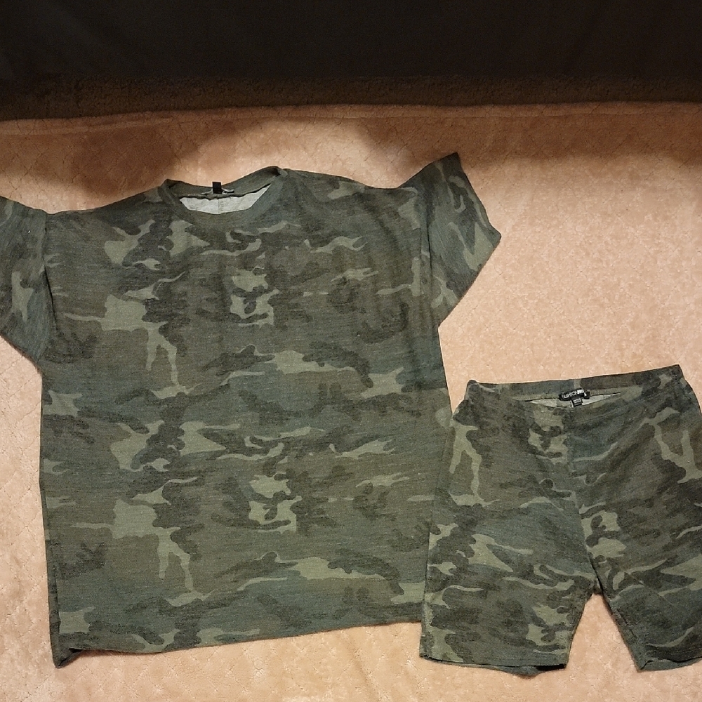 Fashion Nova Camo Women Shorts Set